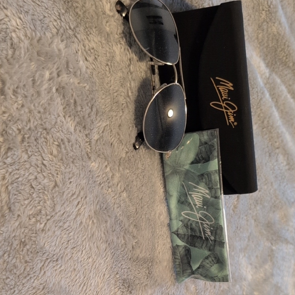 Maui Jim Sleek Black Aviator Sunglasses